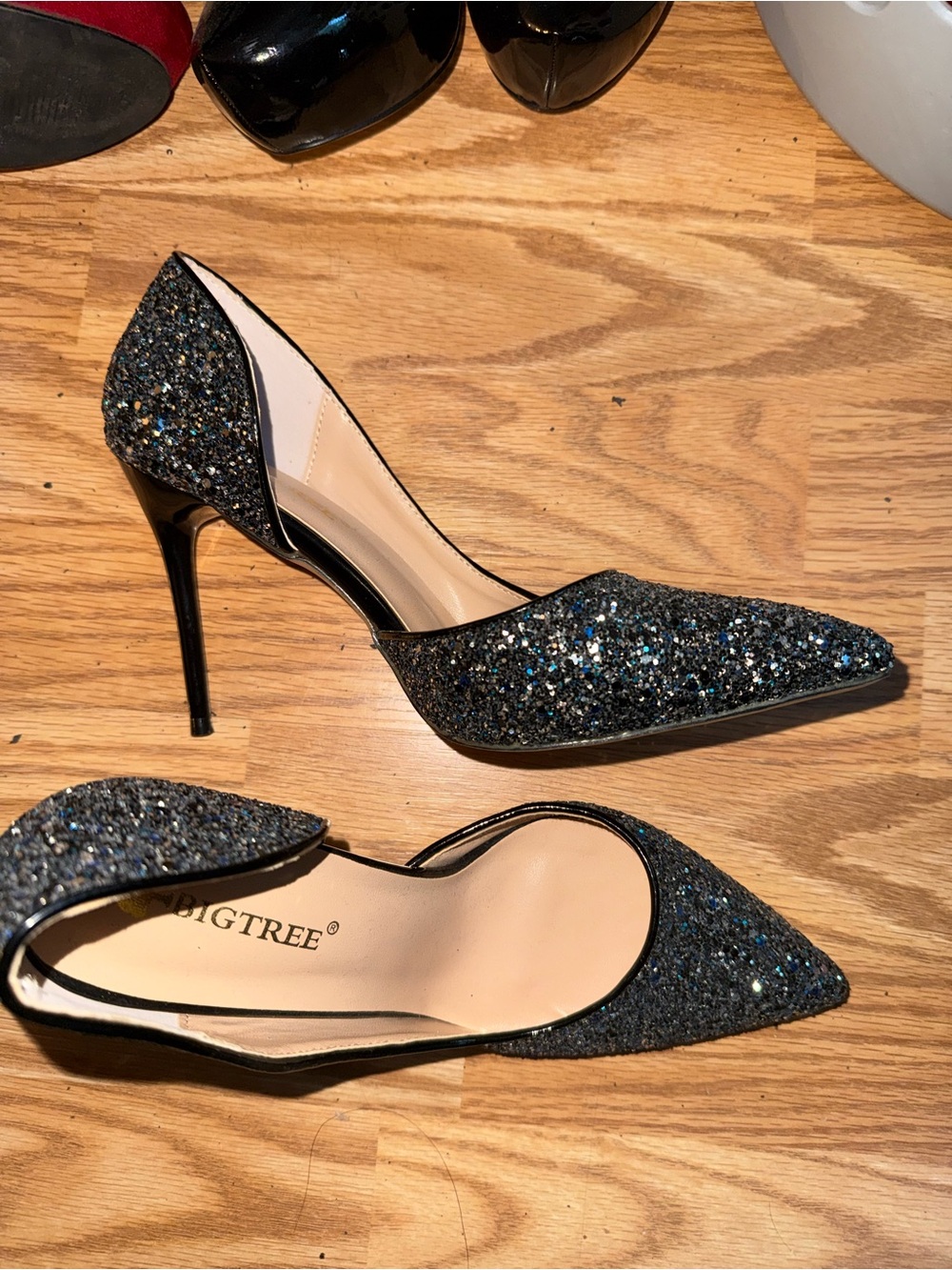 BIGTREE Black Glitter Pointed-Toe Stiletto Heels
